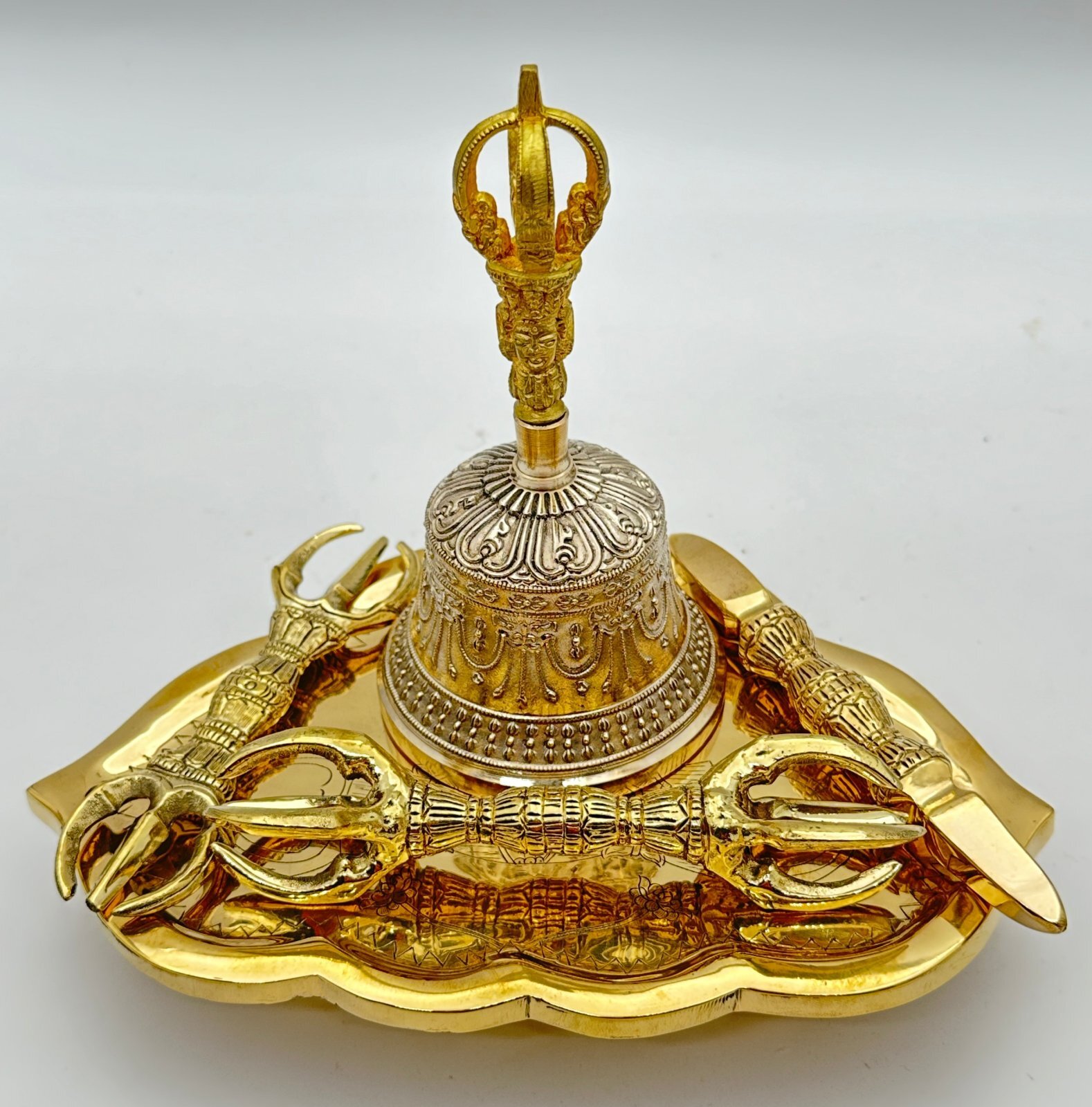 ◇チベット密教法具セット◇金剛盤&独鈷杵&三鈷杵&五鈷杵&金剛鈴