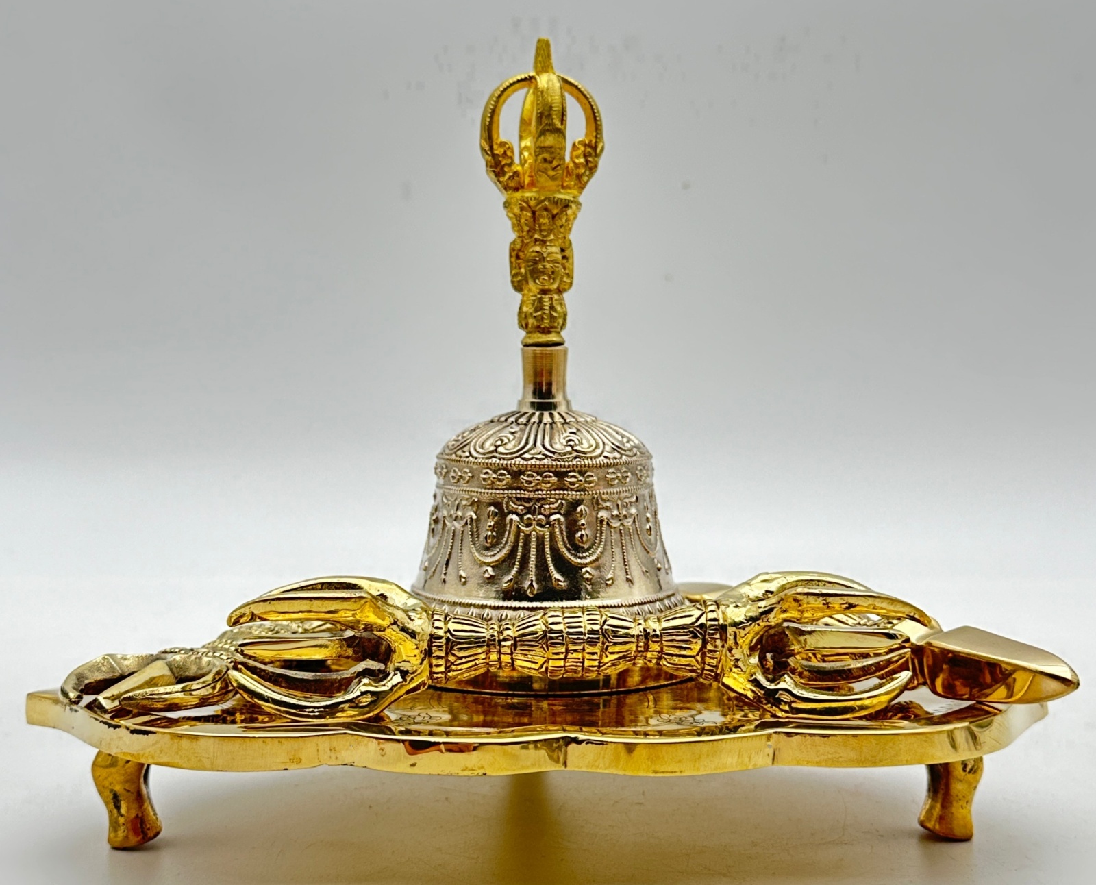 修縁堂】真言宗 法器 金剛杵 真鍮製 鬼面独鈷杵16cm 修縁