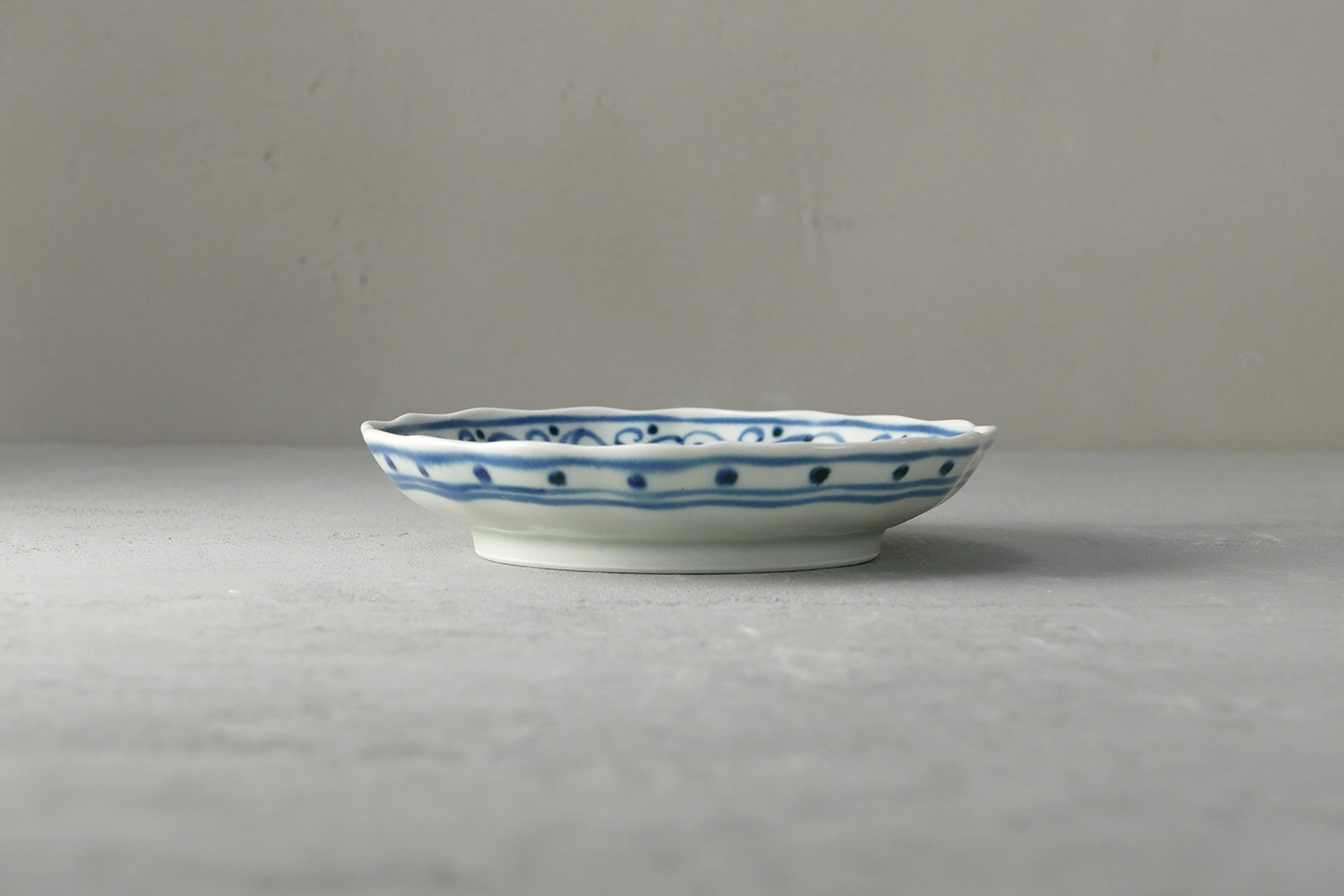 安南（青）輪花皿5寸 - 【公式】田代陶器店 TASHIRO TOUKITEN