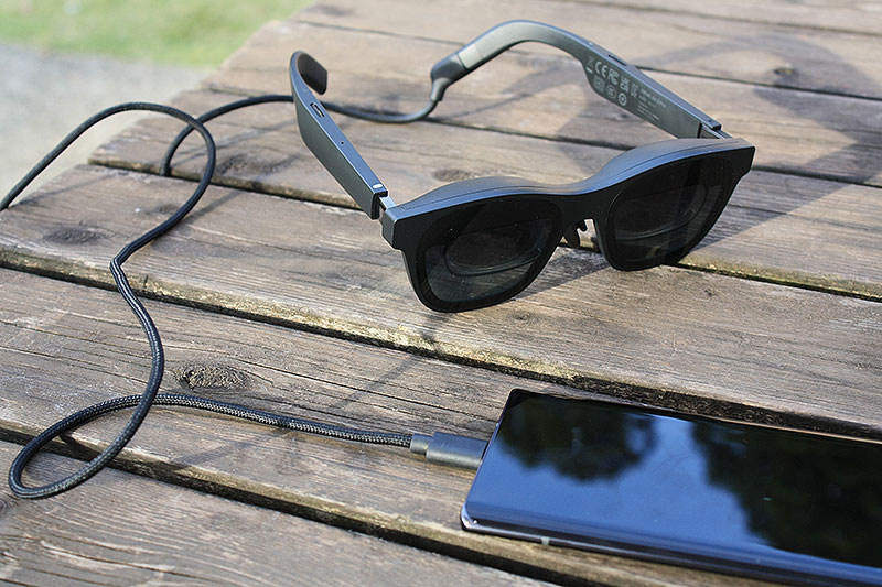 最新ARグラス XREAL Air 2 Pro の3段階遮光率調整で「高性能