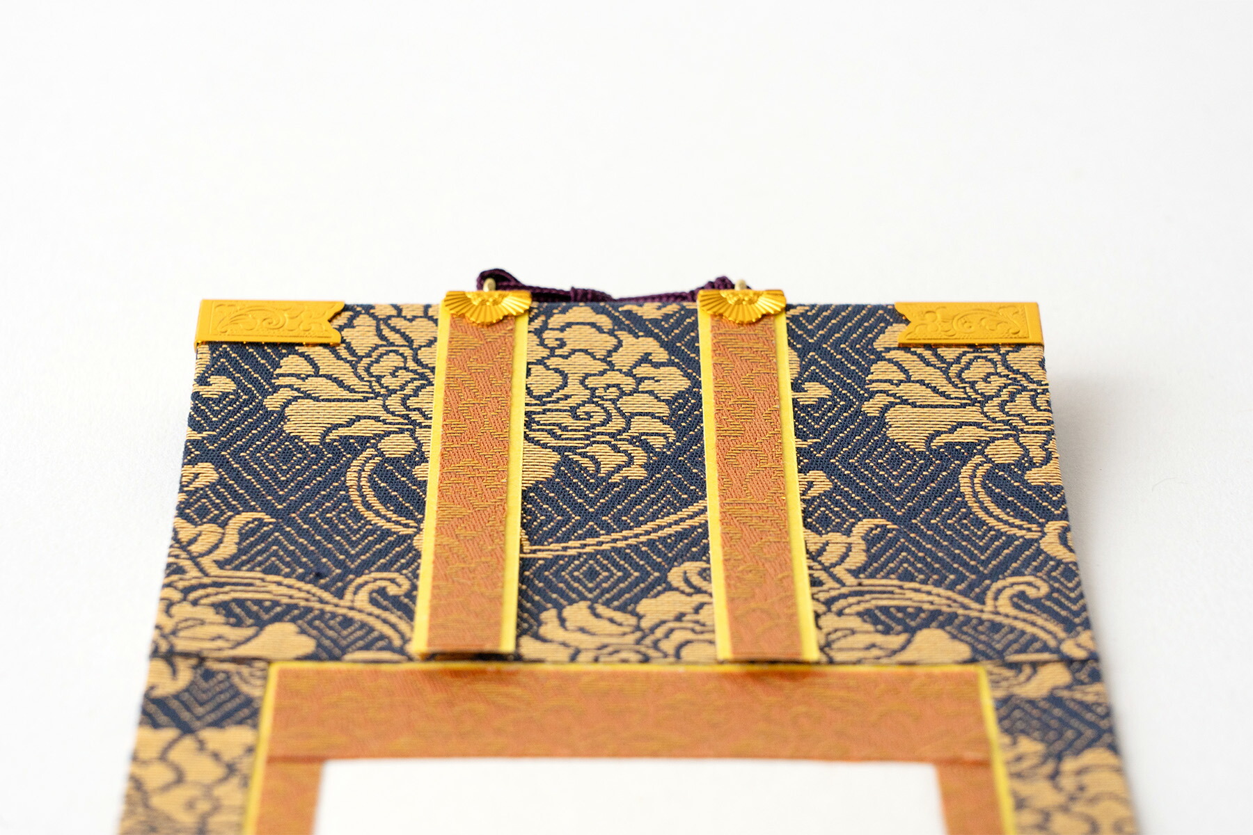 楽天市場】掛軸 六字名号 金襴 選べる4サイズ 豪華 伝統的 掛け軸 南無