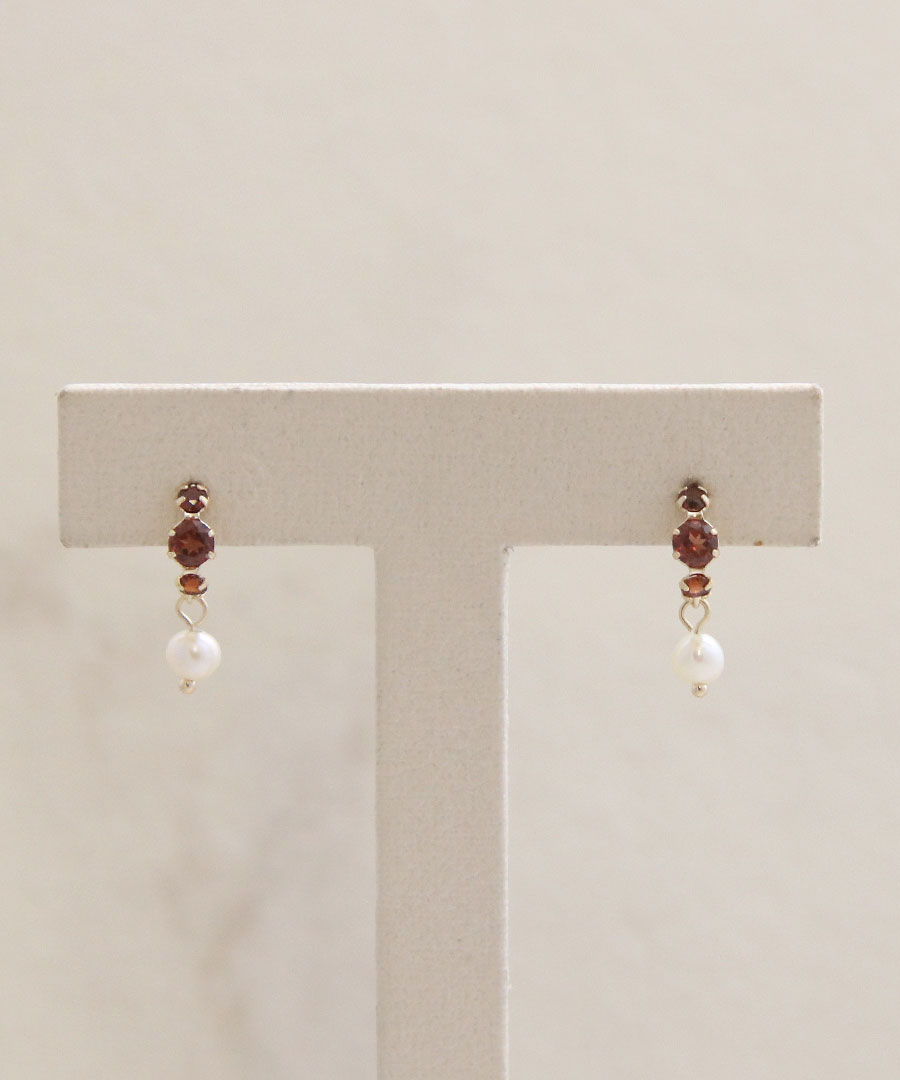 楽天市場】K10ガーネット×一粒淡水パールピアス 1月誕生石 イエロー