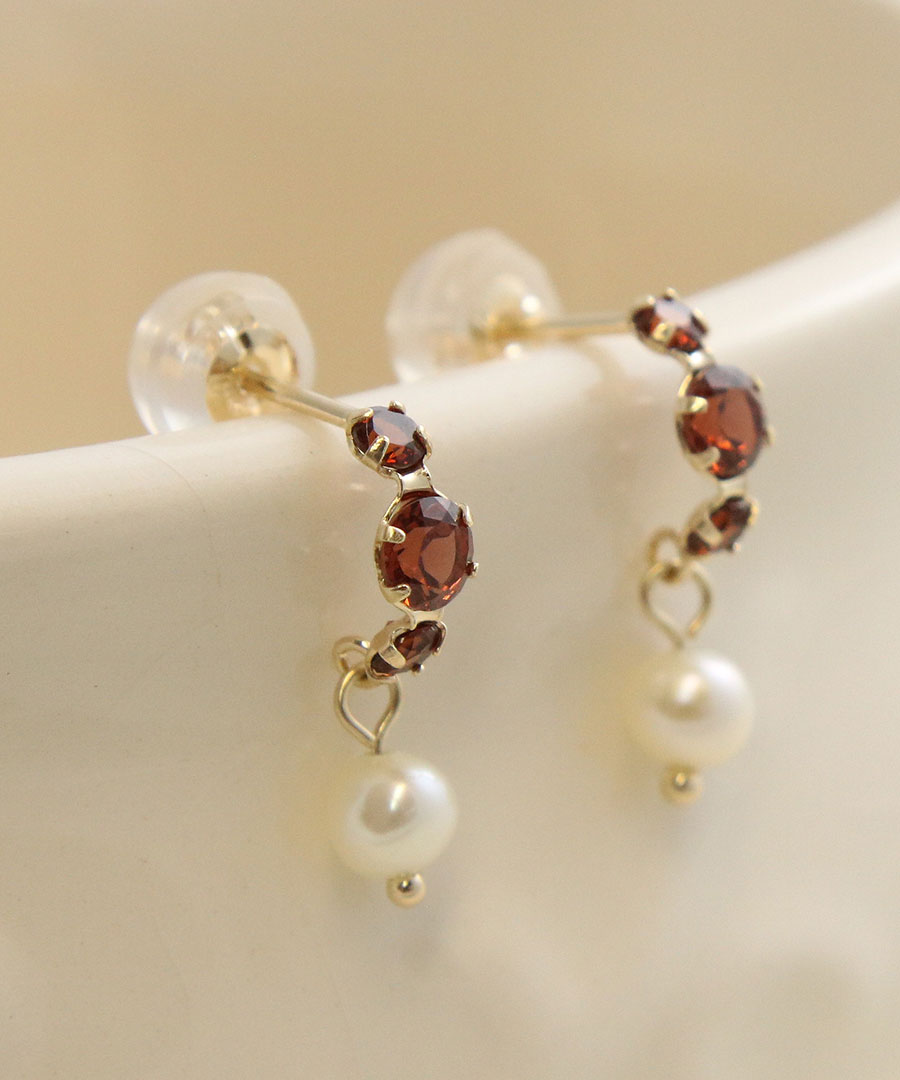 楽天市場】K10ガーネット×一粒淡水パールピアス 1月誕生石 イエロー