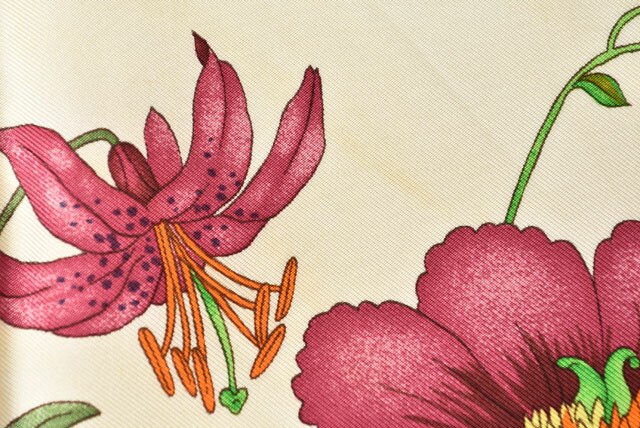 グッチ スカーフのフリマアイテム一覧 【未使用級】GUCCIグッチ 花柄