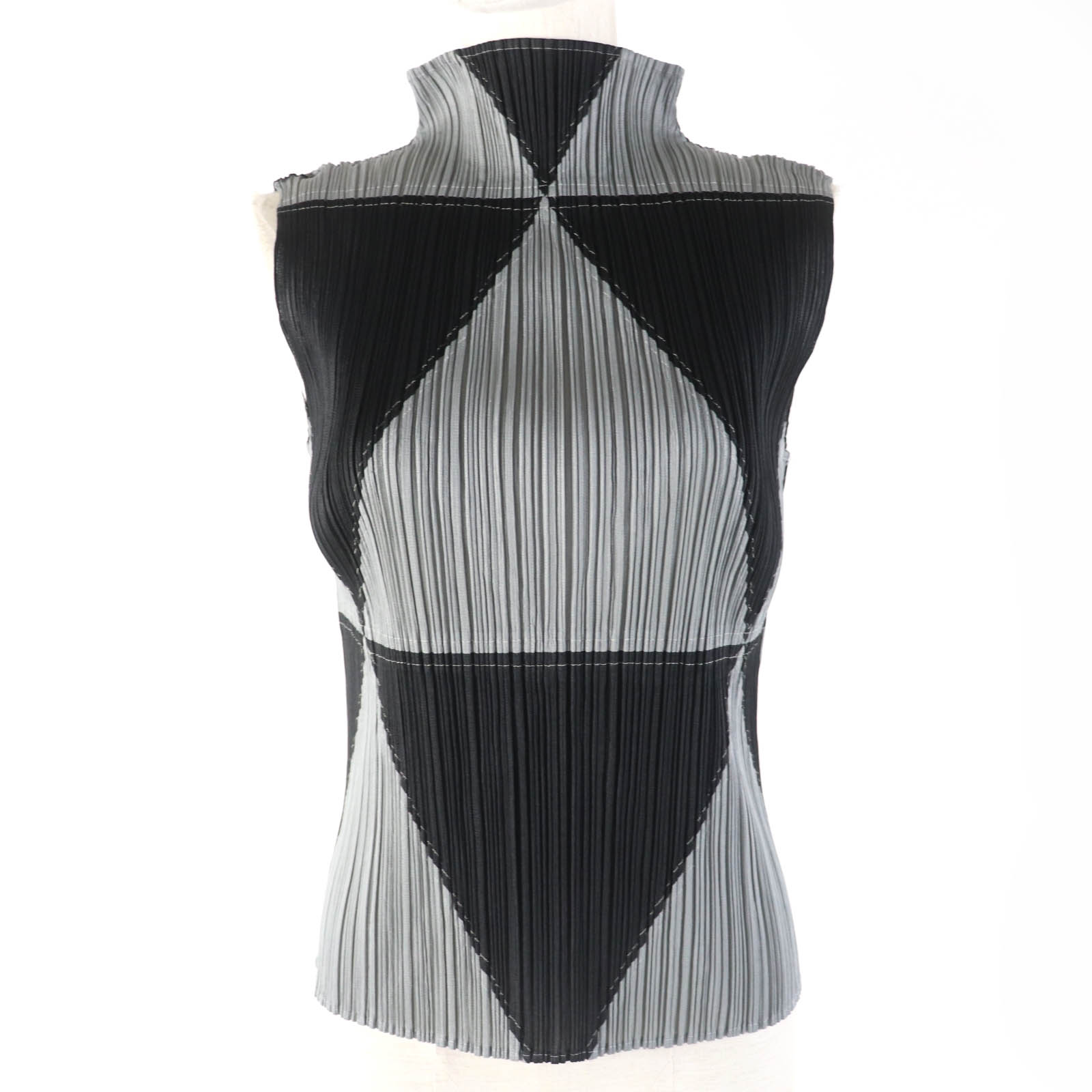 楽天市場】ボトルネック（ブランドイッセイミヤケ）（トップス