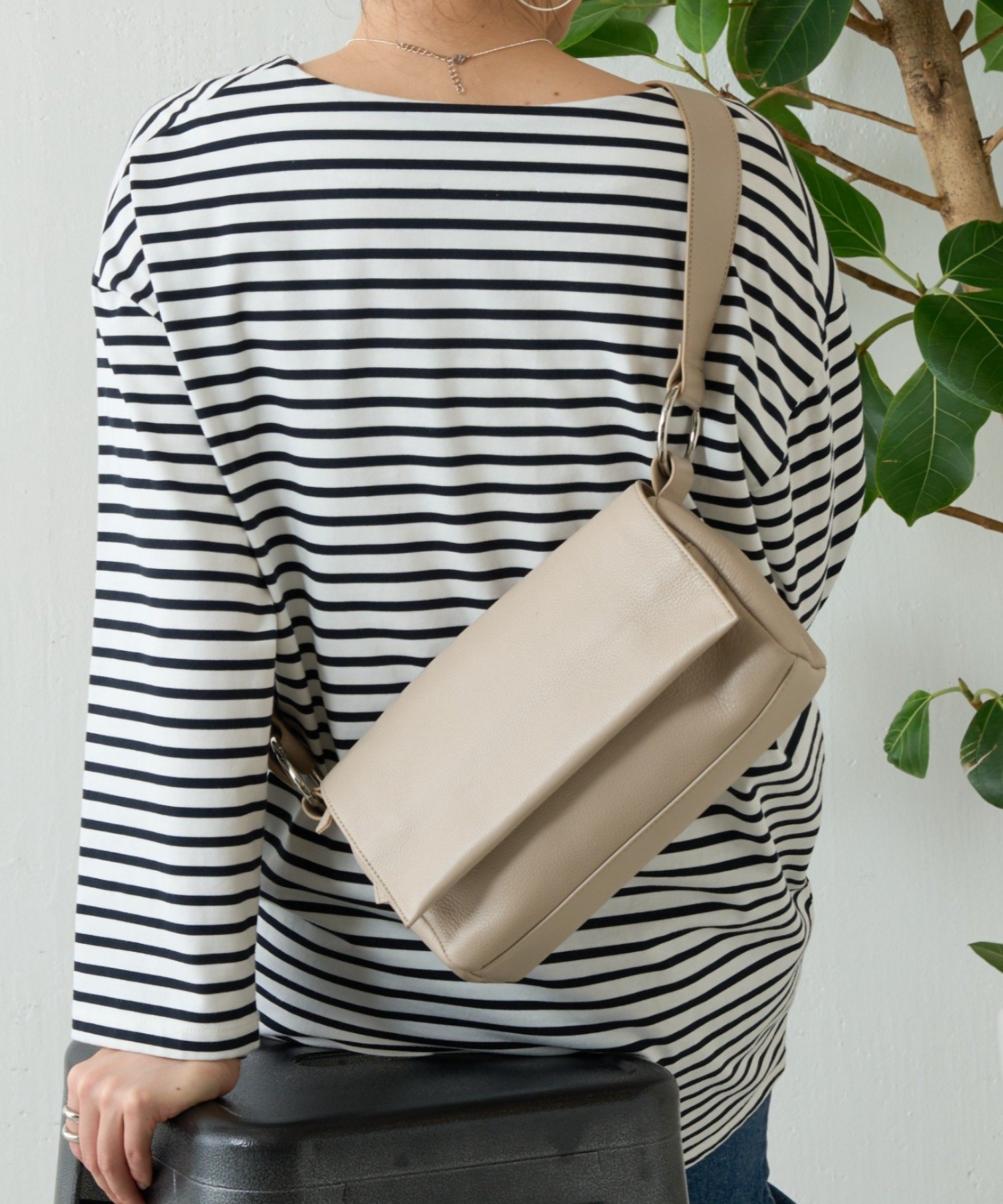 BEARDSLEY｜《本革》レザーボディバッグ | Rakuten Fashion(楽天