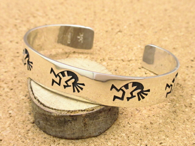 インディアンジュエリー　ホピ族　マンインザメイズバングル 144mm クリフトンモワ オーバーレイ バングル マンインザメイズ