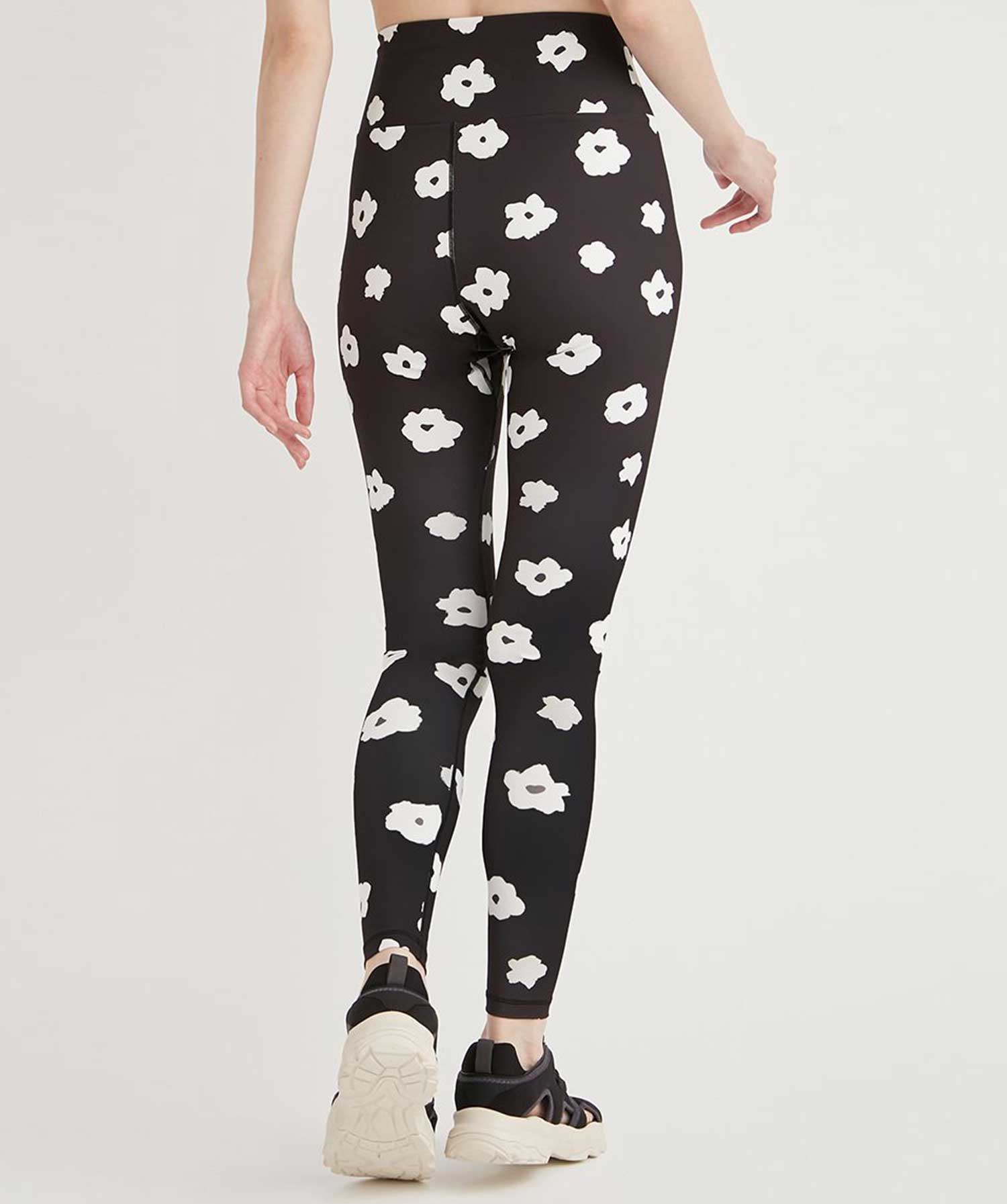 楽天市場】【月末800円クーポン対象】エミ ヨガウェア emmi WELLNESS