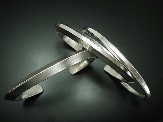 楽天市場】＜7mm幅・厚み5mm＞【 特別仕様 トライアングル バングル