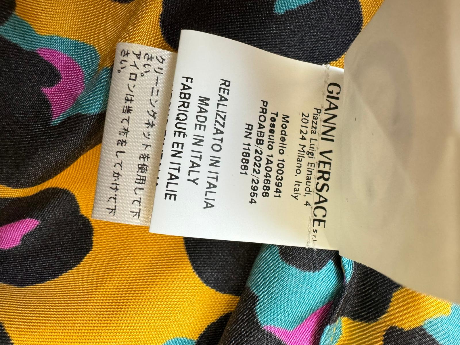 Versace シルクスカーフ 白黒 レオパード柄 フルーツ 苺 ベルサーチ