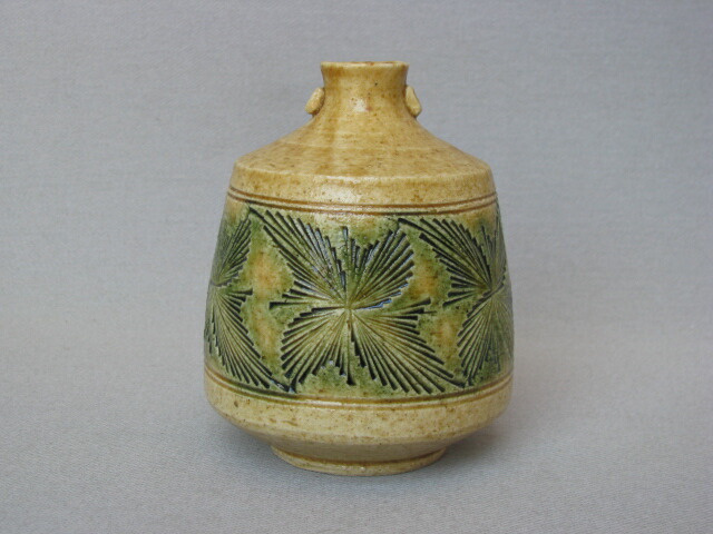 楽天市場】【瀬戸/赤津焼/あかづやき】【花瓶/花入れ/花器】黄瀬戸刻紋