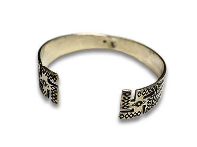 楽天市場】【CHOOKE/チョーク】「Swastika Sheet Stamp Bangle