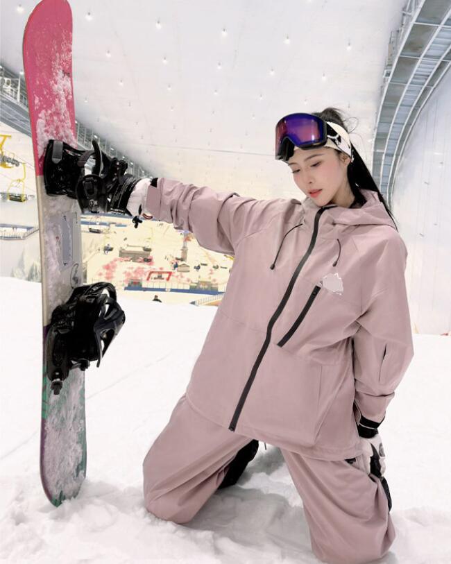 ピンク スノーボードウェア 女性用 BOARD スノーボードウェア ピンク