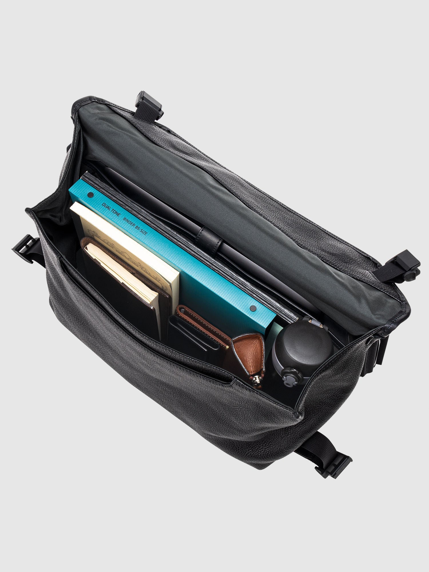 TON様専用】コーチ✨️美品 フラップ メッセンジャーバッグ A4収納可