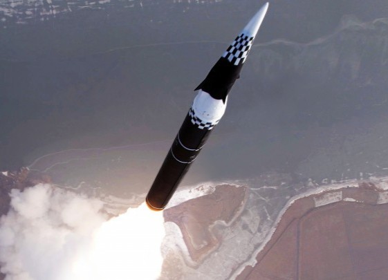 今までのミサイルと全然違う!? 北朝鮮の新型「極超音速滑空兵器」が超