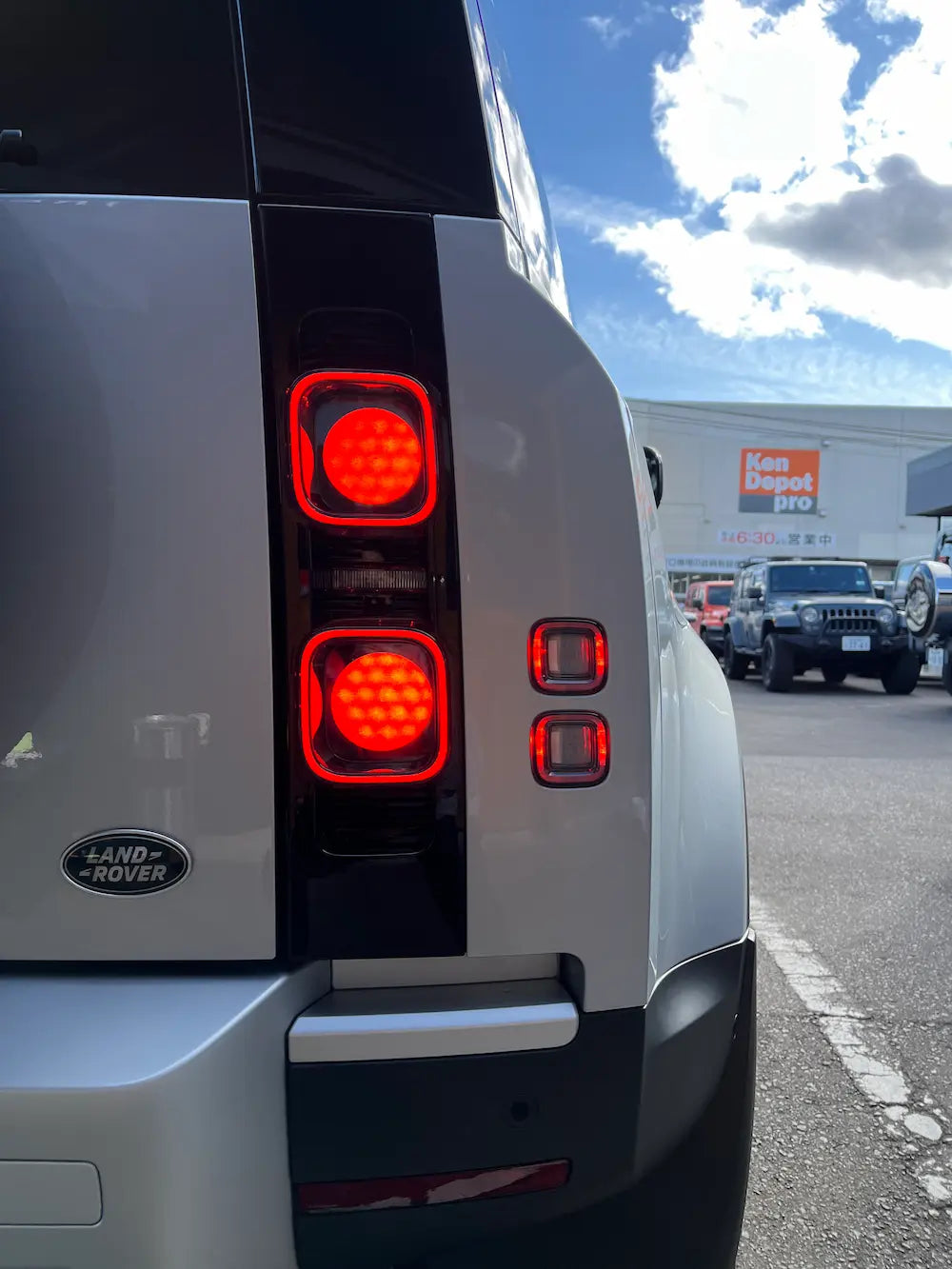 新型ディフェンダー ディフェンダー110 90 130 L633 純正テールライト