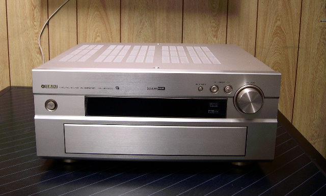 YAMAHA DSP-AX3200 AVアンプとは思えない上質感。