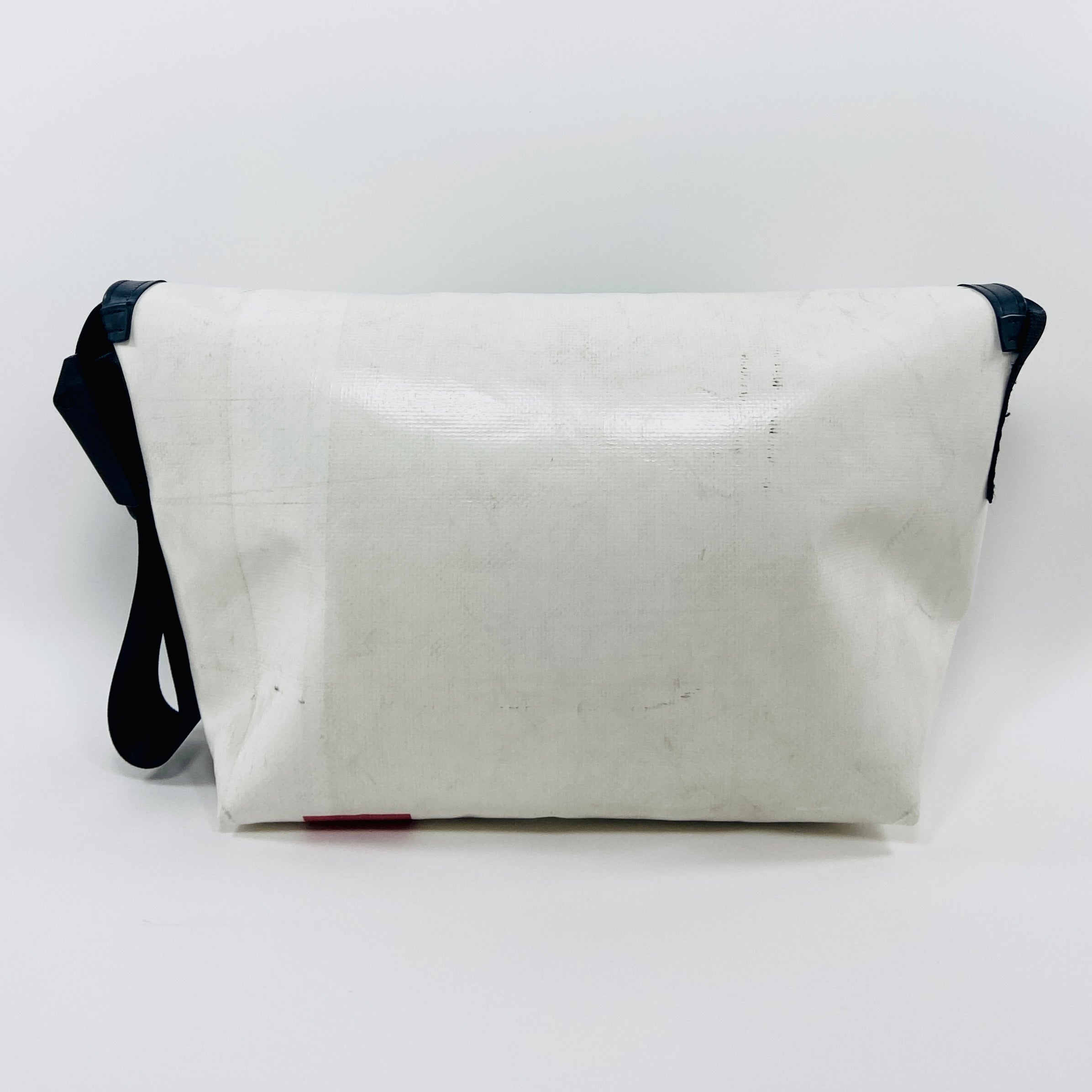 FREITAG F42 - Surfside 6 - White with Black – UNITOM