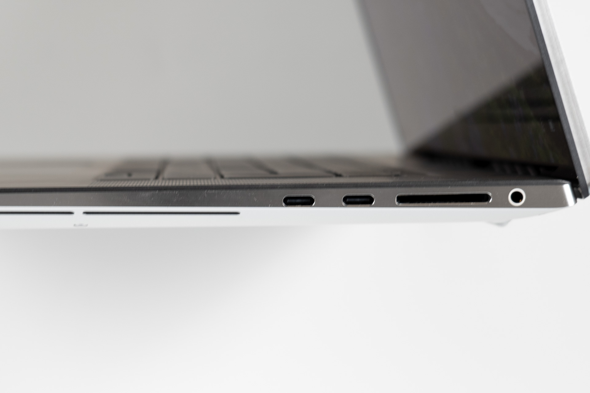 DELL XPS 17（9710）レビュー、予算があるなら全ての人におすすめ