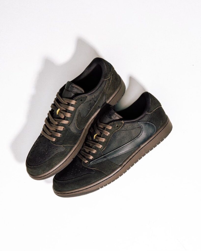 Travis Scott x Nike Air Jordan 1 Low OG SP “Velvet Brown”が国内12