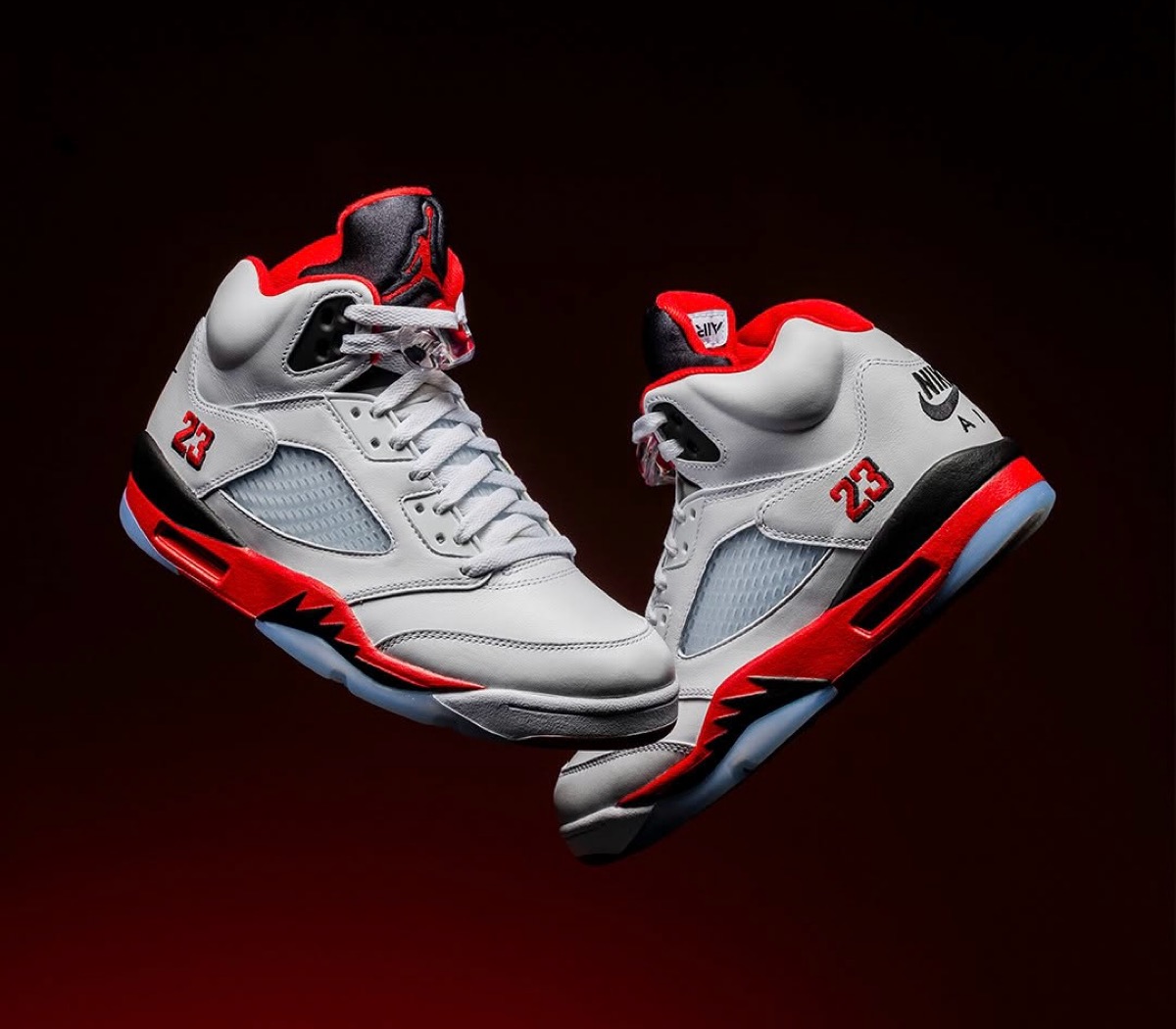 Nike Air Jordan 5 Retro OG “Fire Red Black Tongue”が国内9月13日