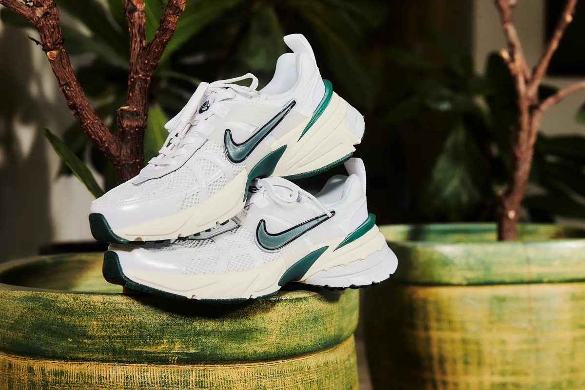 Nike Wmns V2K Run “White/Fir”が国内9月29日／11月2日に発売予定