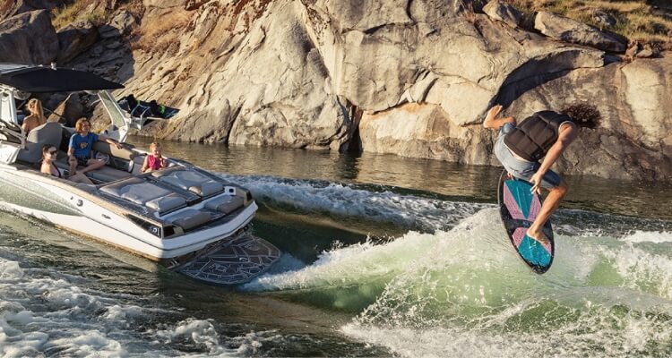 ウェイクサーフィン用ボード | WAKESTYLECO.