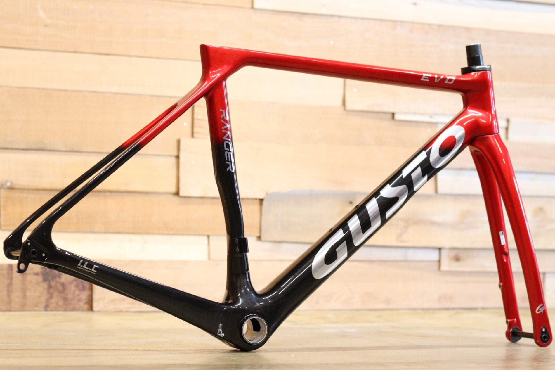 グスト GUSTO レンジャーエボ RANGER EVO DISC 2023 Mサイズ カーボン