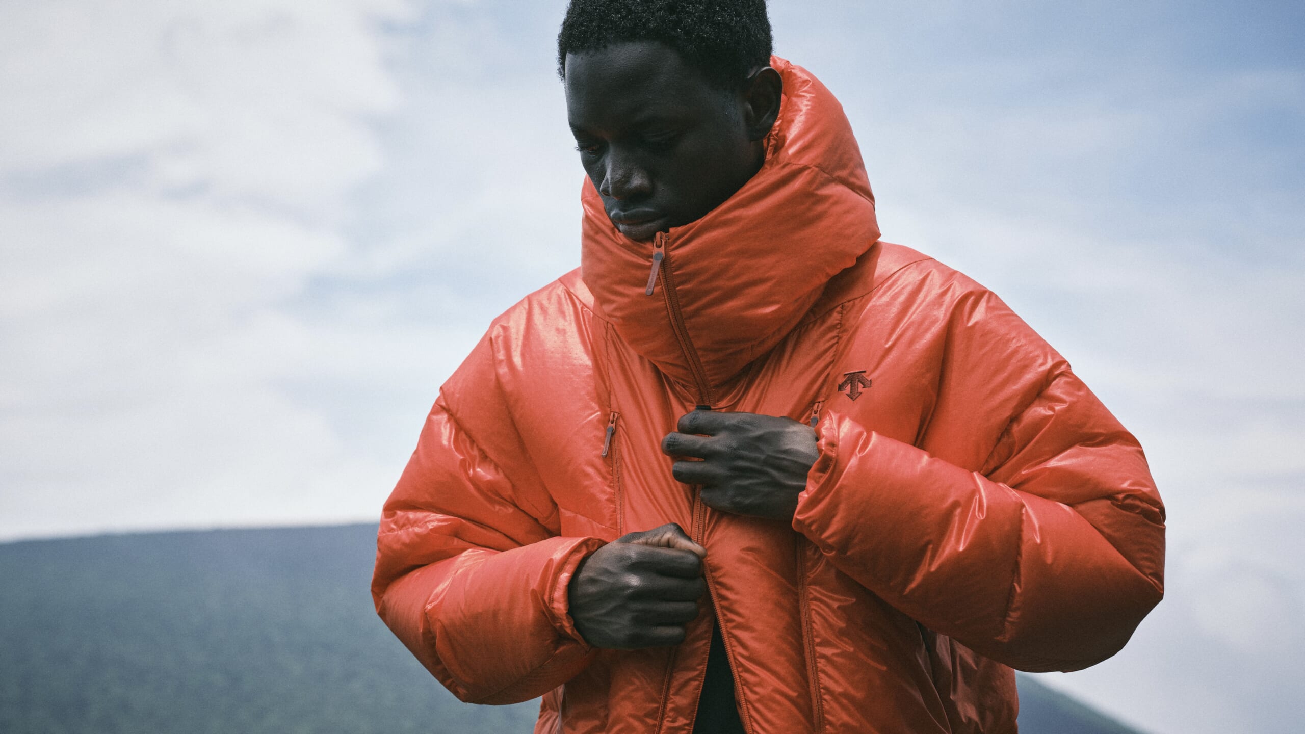 デサント オルテライン エイティワンから、しなやかなハイロフトダウン