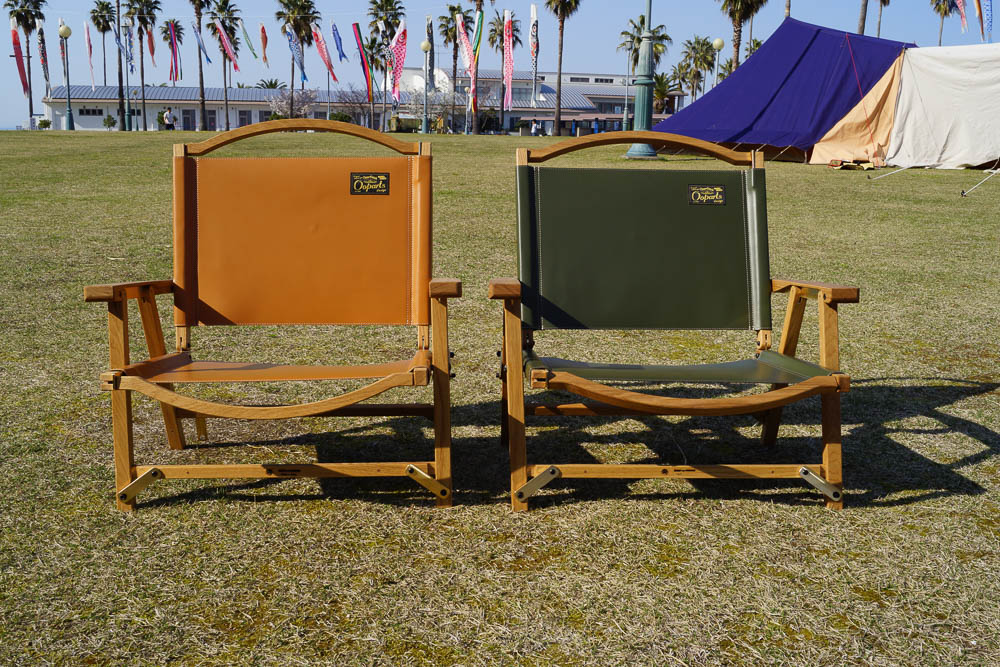 贅沢レザー座面の折り畳み式。キャンプオーパーツの新作チェアは、大人