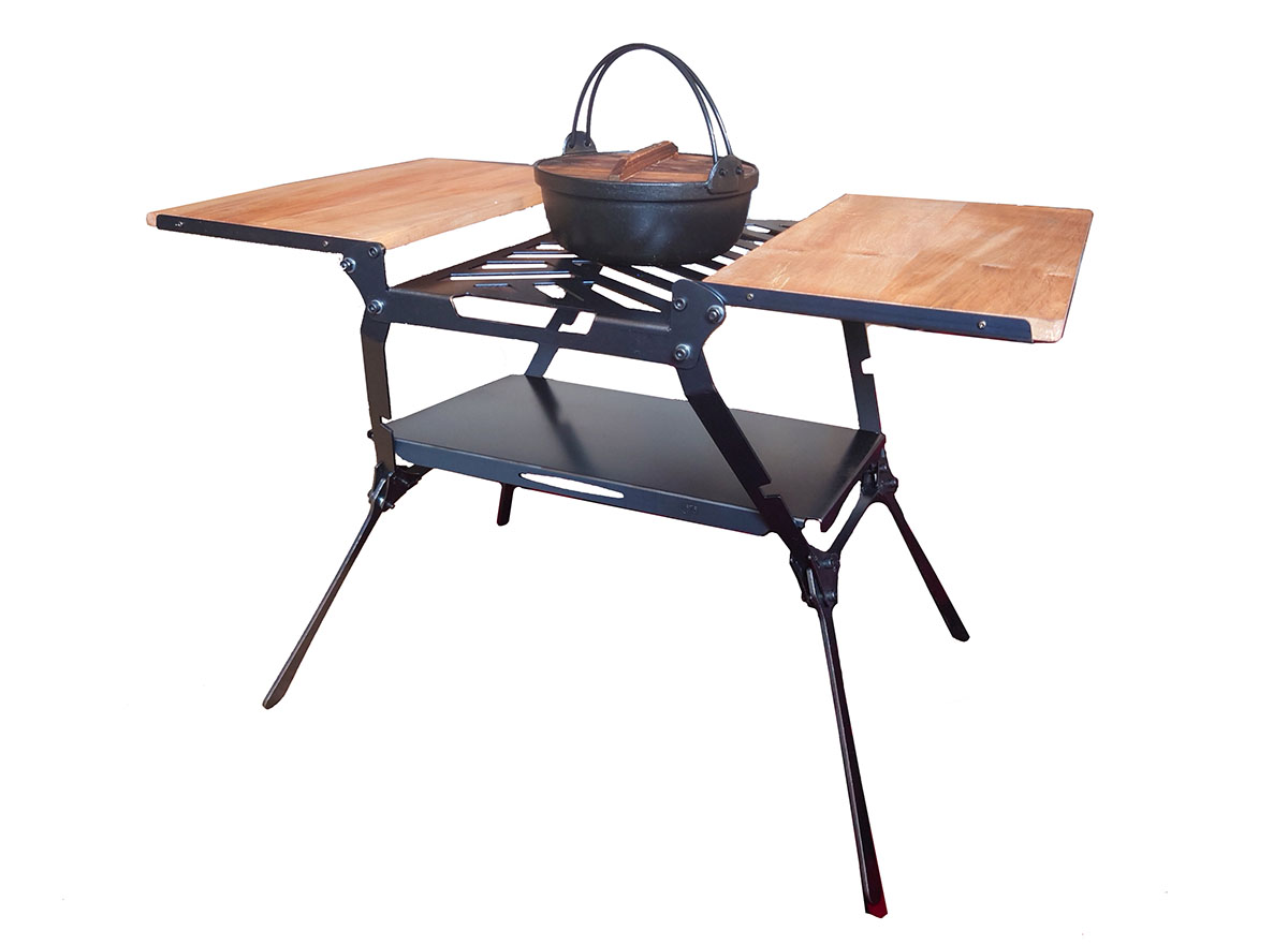 個性派ギアの宝庫「10 to 10」からウッド×アイアンの斬新テーブル。三