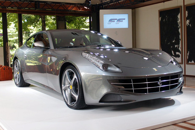 4人乗りの新型フェラーリ「FF」が日本上陸 【ニュース】 - webCG