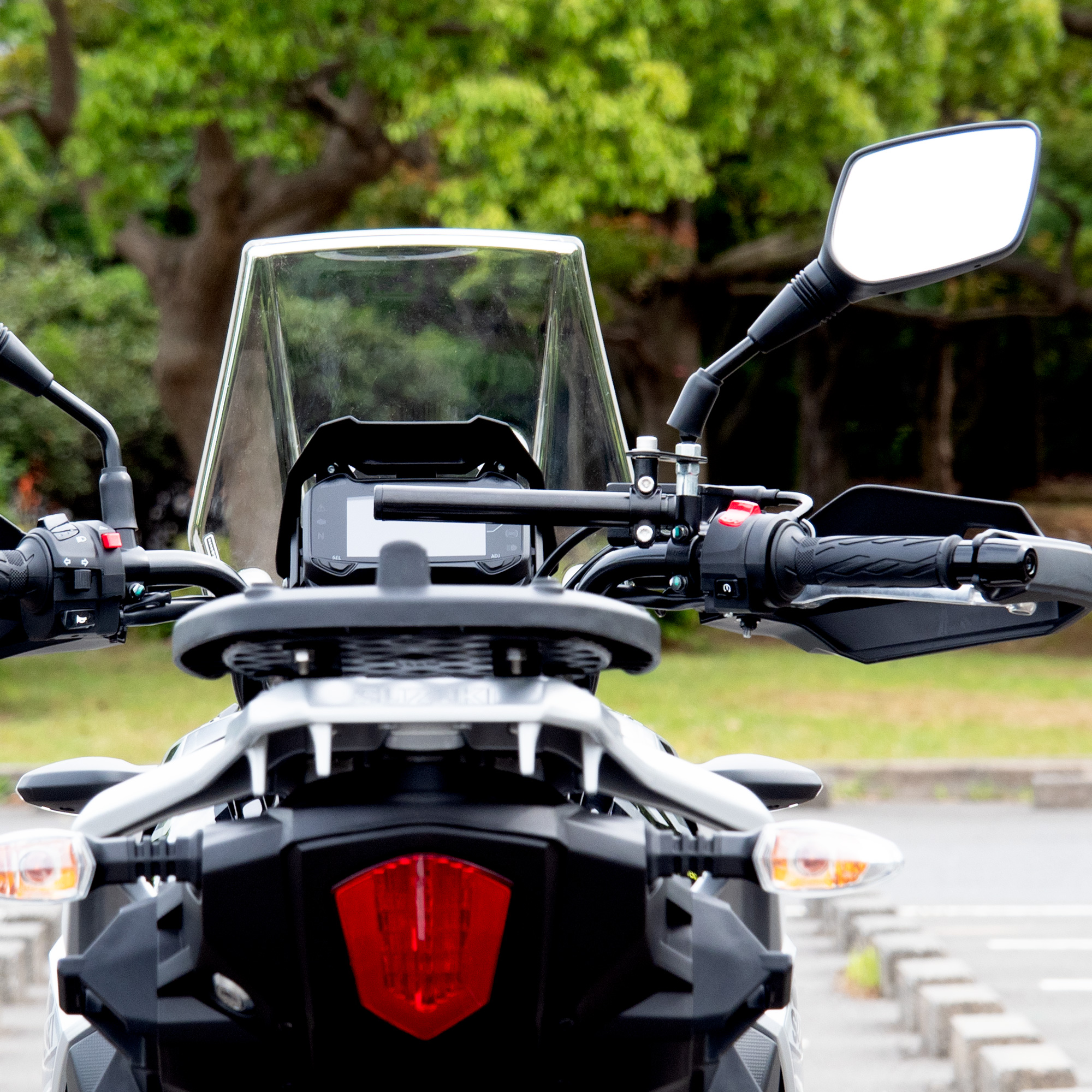 Vストローム250（DS12E）スマートフォンマウントバー - バイクパーツ