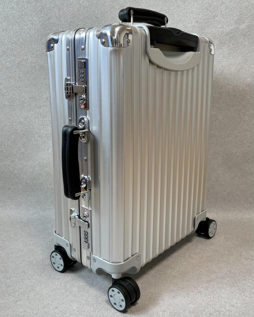 さぁ旅に出よう。リモワのスーツケース、クラシックキャビンS