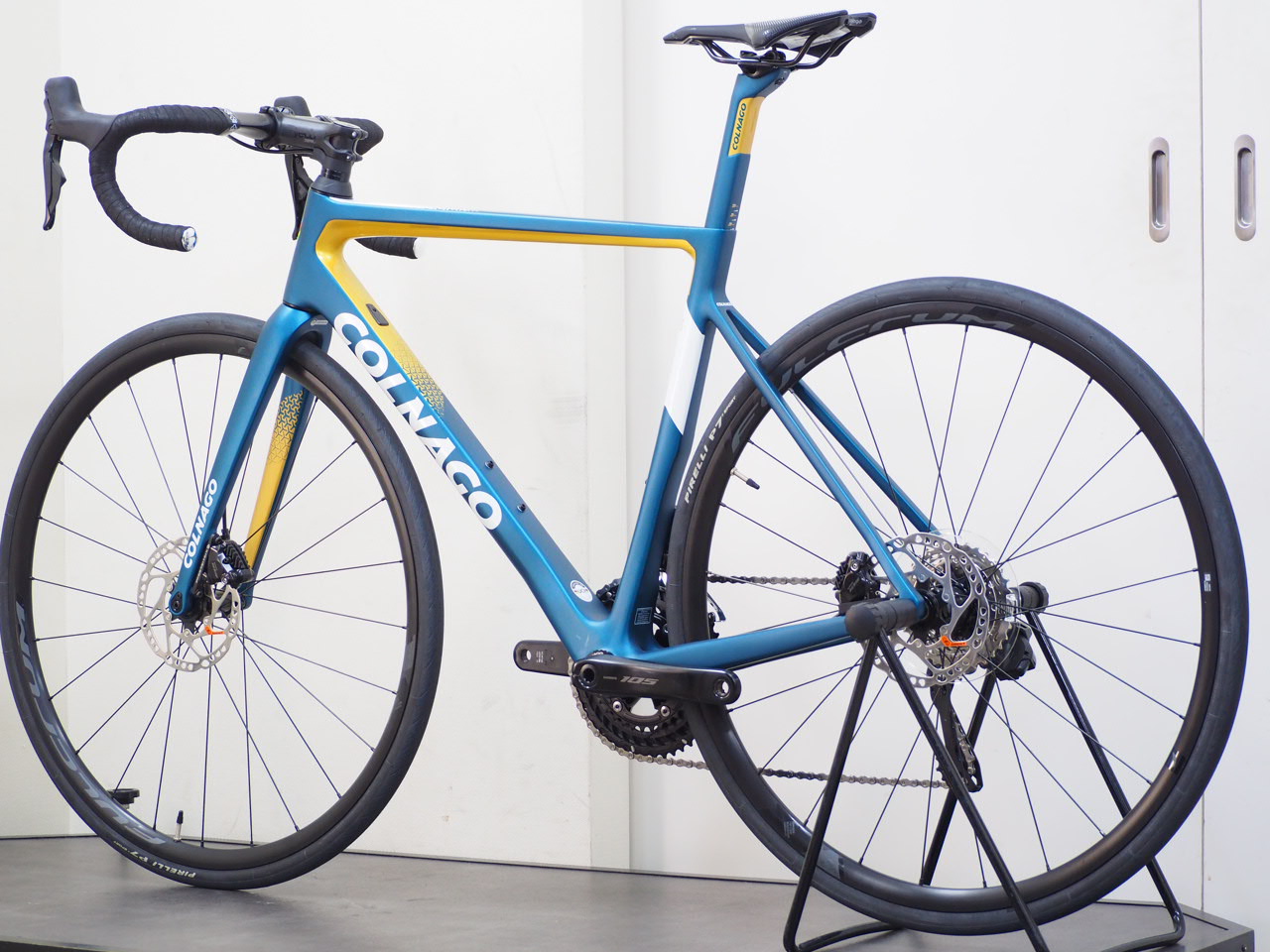 COLNAGO(コルナゴ) V3 105 Di2完成車 アウトレット(元試乗車