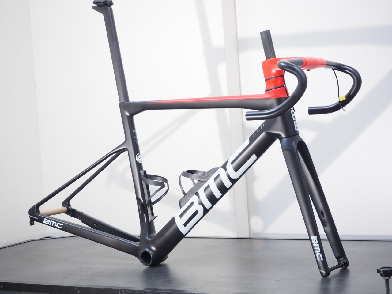 スペシャルオファー】BMC Teammachine(チームマシーン) SLR01 MOD V1