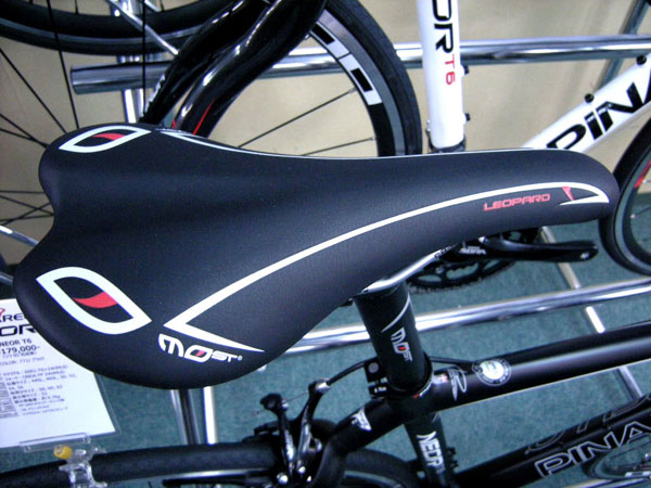 PINARELLO NEOR(ピナレロ ネオール) シマノSORA完成車 2014年モデル