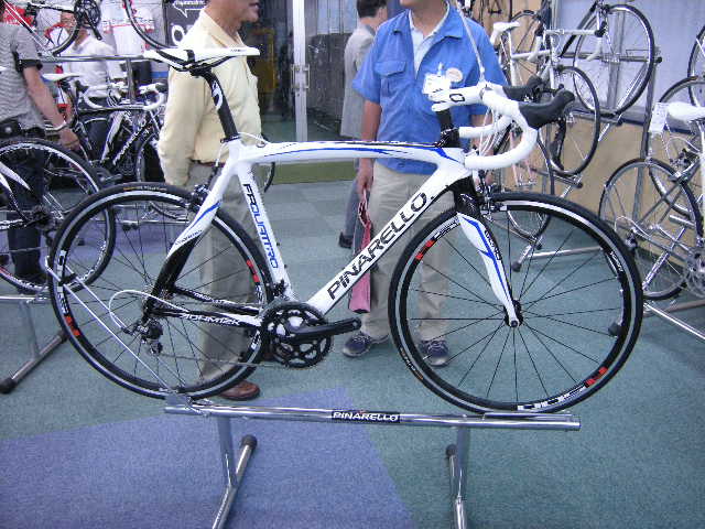 PINARELLO FP QUATTRO(ピナレロ エフピークアトロ) シマノ105完成車