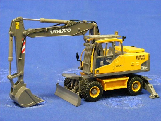 Buffalo Road Imports. Volvo EW180C Wheeled Excavator CONSTRUCTION