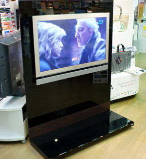 世界最薄のBRAVIA”ZX1”専用ウォールシステムを見る | 店長のつぶやき