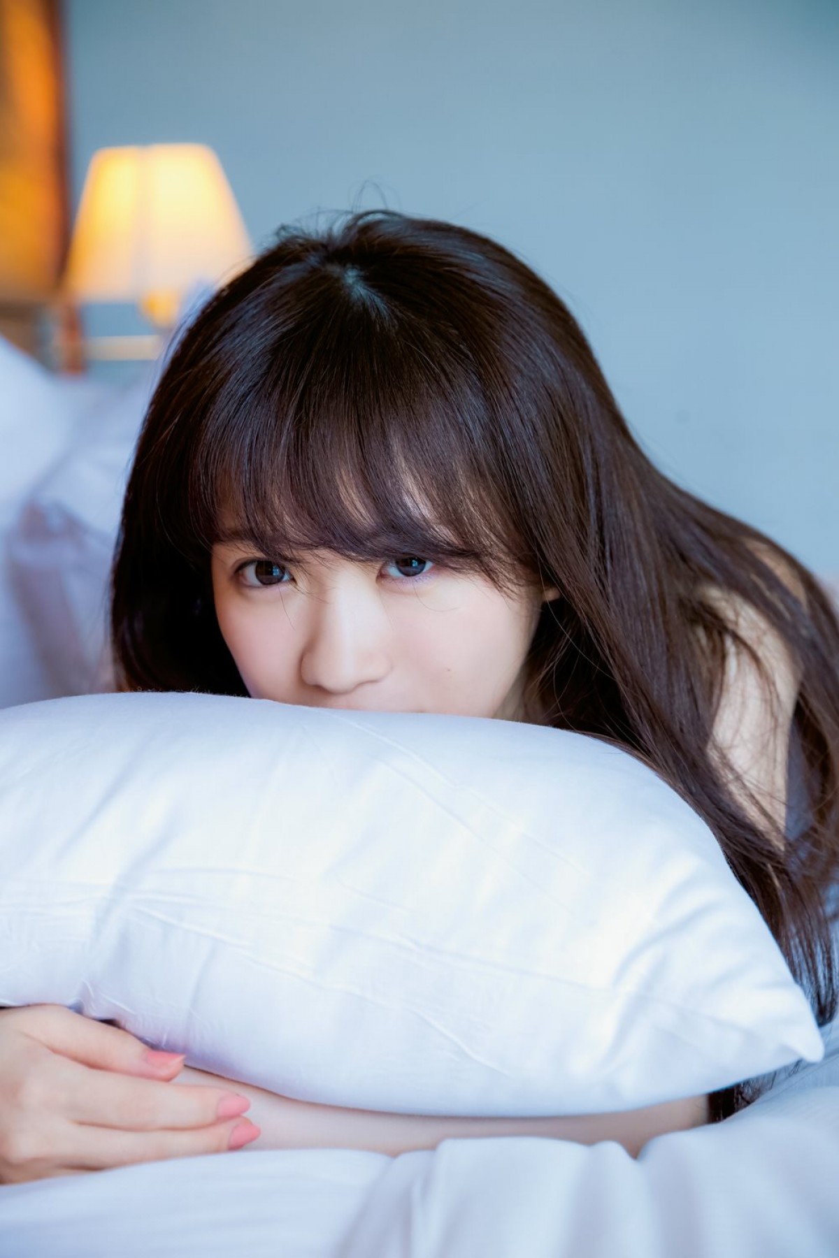 写真）乃木坂46・秋元真夏、1st写真集『真夏の気圧配置』誌面カット