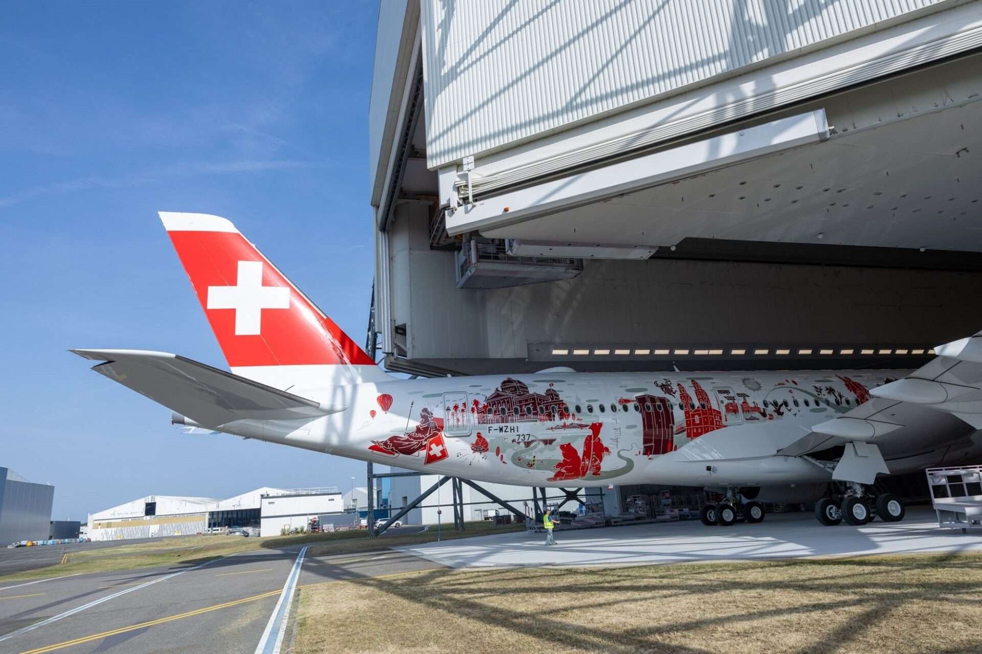 New SWISS A350-900 livery masterpiece unveiled in Toulouse