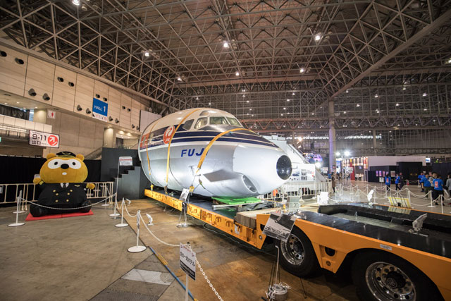 JAL、ニコ超にDC-8「FUJI号」空の一流ホテル展示