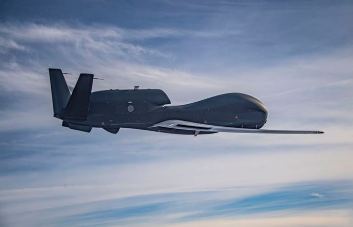 空自向け無人偵察機グローバルホーク、三沢まで18時間超の太平洋横断