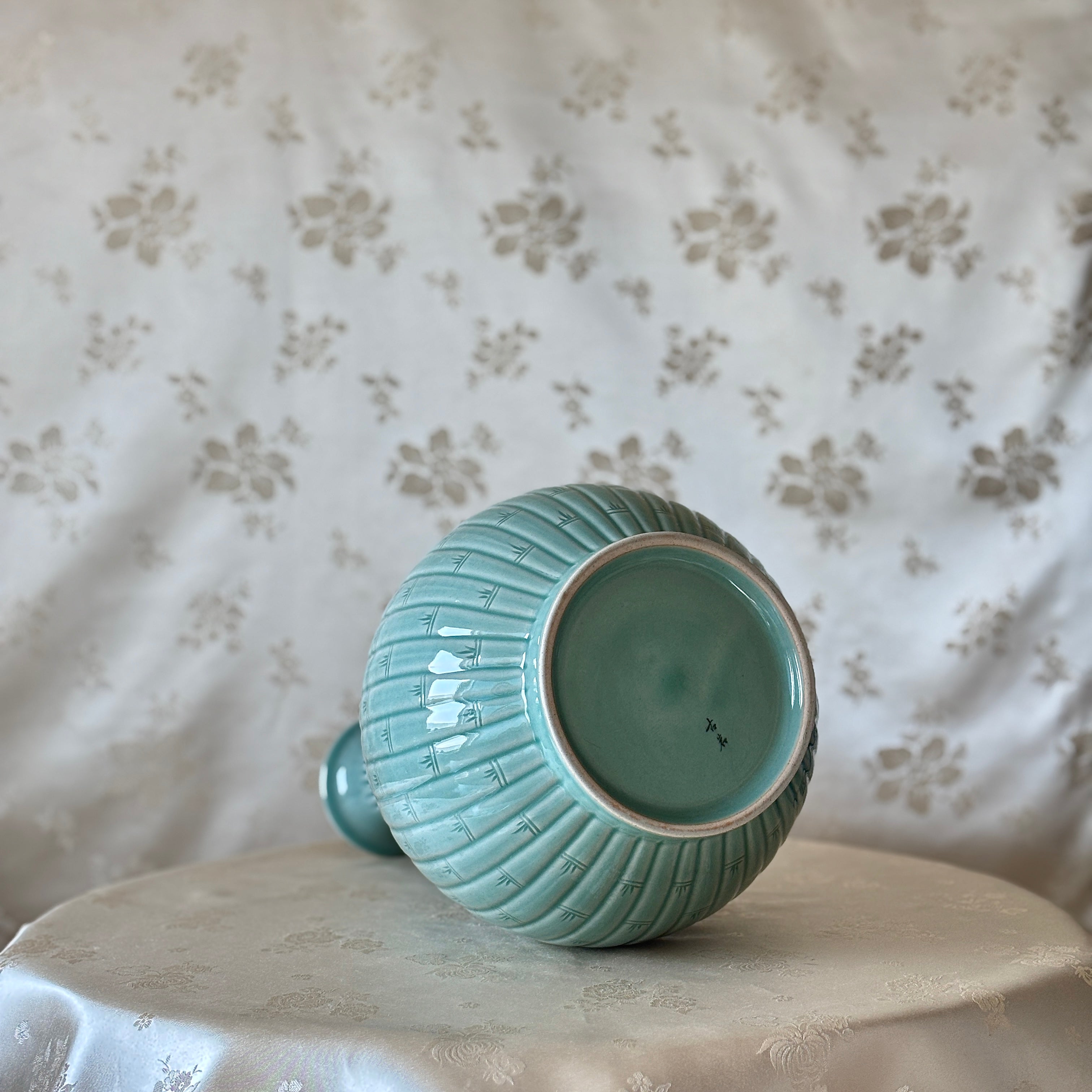 竹節模様の手作り韓国青磁花瓶 – ArtinKo