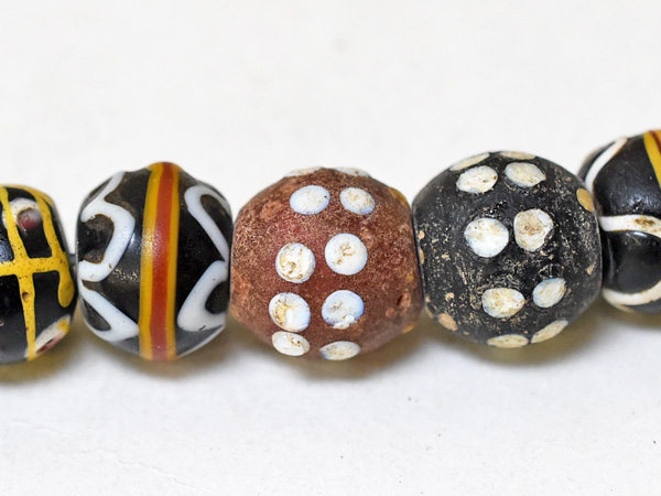 2406】ANTIQUEヴェネチアントレードビーズミックス一連4,とんぼ玉