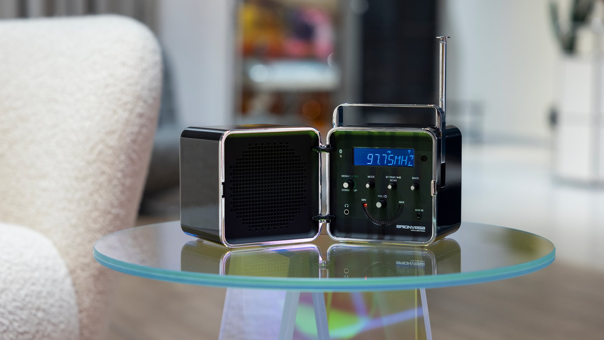 Radio.cubo 50° the Brionvega cult radio directly from the 60s