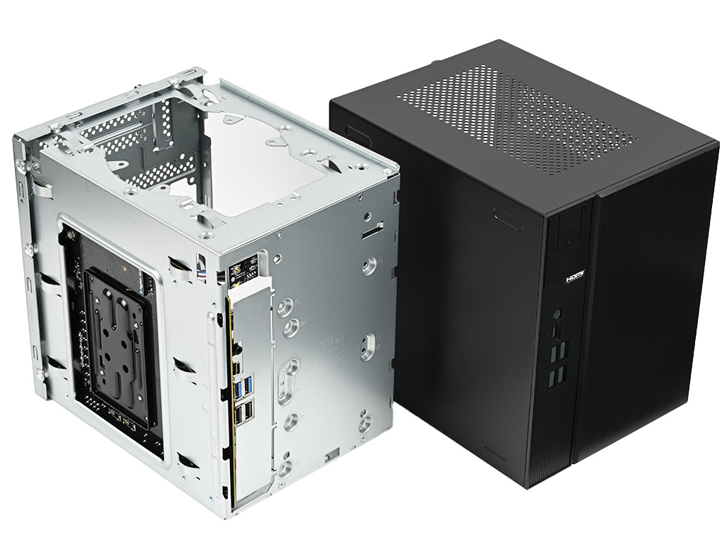 最新Ryzenと2スロのグラフィックスが詰め込める、ASRockの高拡張