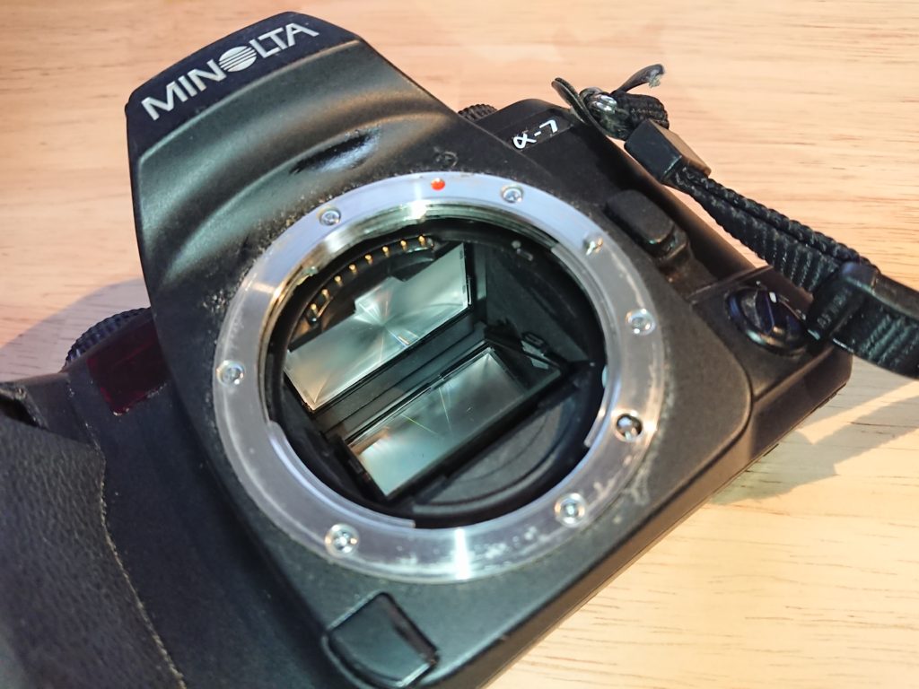 ミノルタのフィルムカメラα-7（ジャンク）を修理？応急処置しました