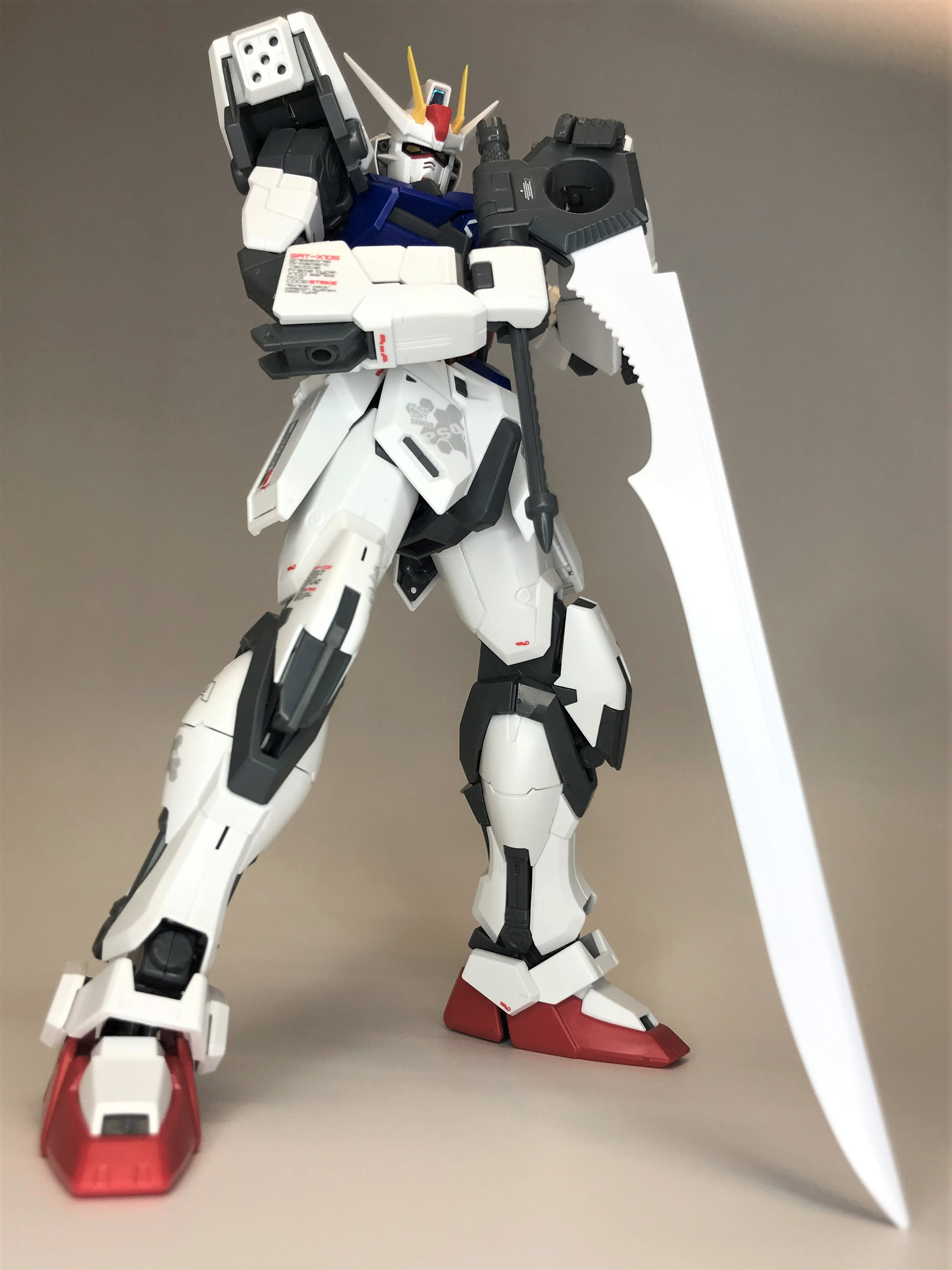 新商品紹介】MG 1/100 ガンダムベース限定 パーフェクトストライク